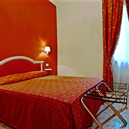 Chandeliers Apartment Venice Ngoại thất bức ảnh