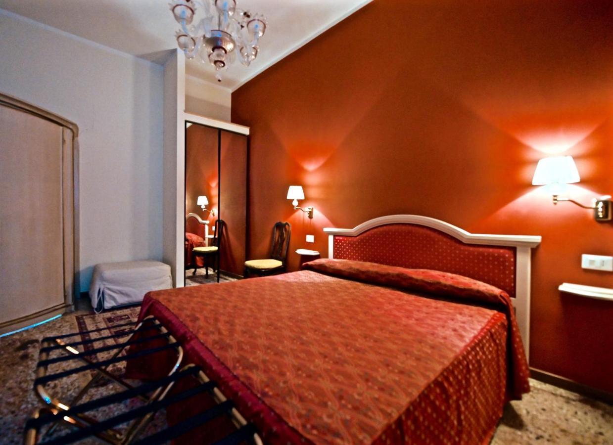 Chandeliers Apartment Venice Ngoại thất bức ảnh