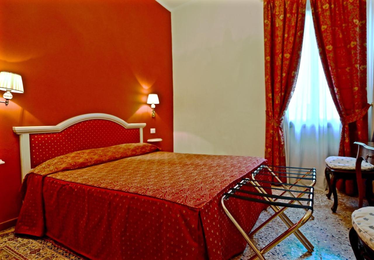 Chandeliers Apartment Venice Ngoại thất bức ảnh