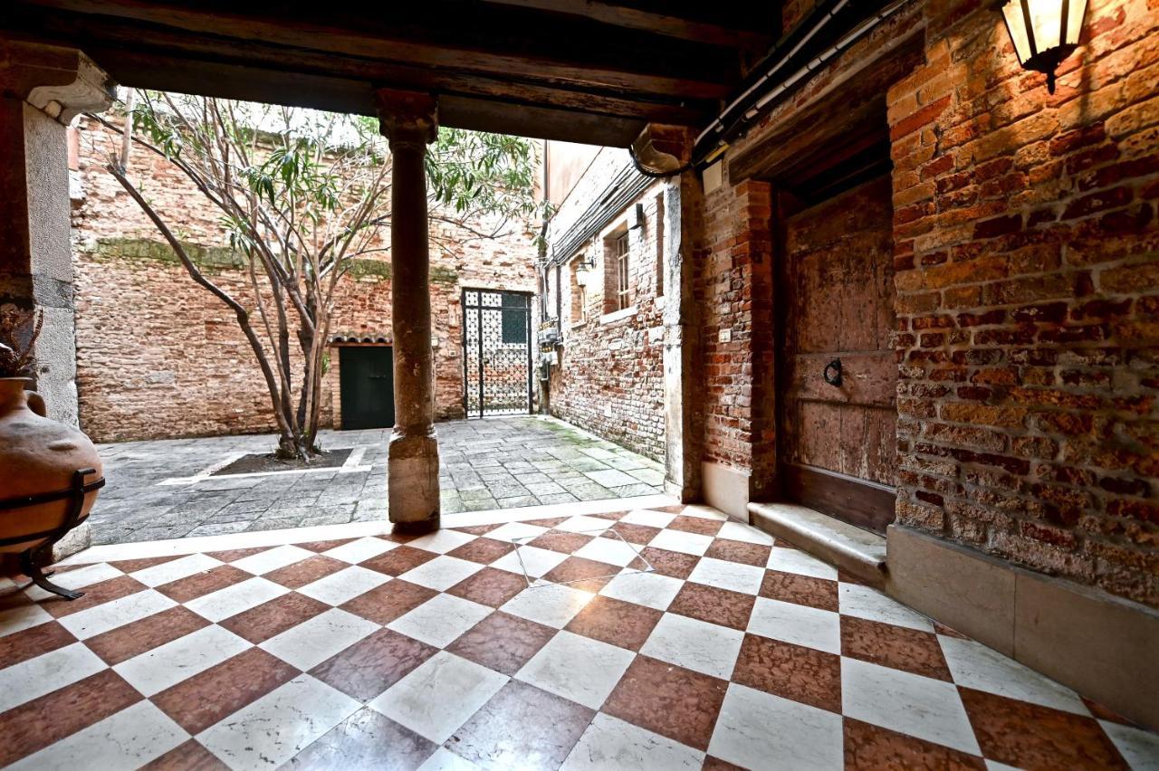 Chandeliers Apartment Venice Ngoại thất bức ảnh